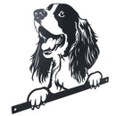 Schwarze Metall-Silhouette eines guckenden Spaniels mit Befestigungsplatte, Gartenfigur, Geschenk